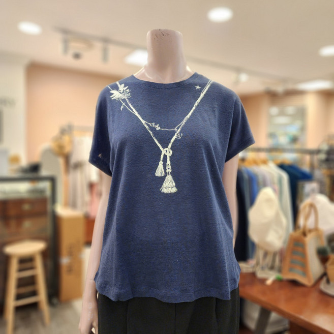 BCBG 비씨비지 여름24 하와이 네크리스 티셔츠 B4B5X431