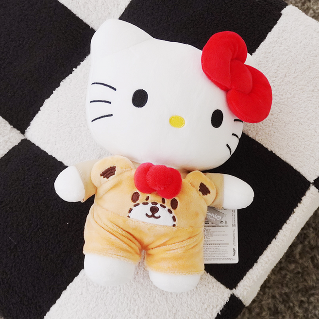 산리오 정품 헬로키티 곰돌이 코스튬 스탠딩 봉제 인형, 1개, 브라운베어, 24cm