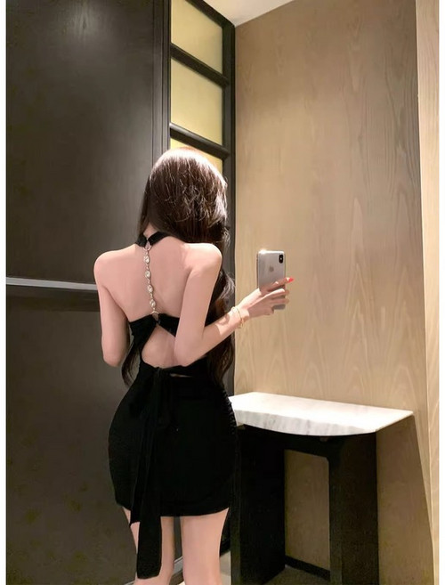 掛脖露背緊身連衣裙 女夏性感包臀掐腰細肩帶裙
