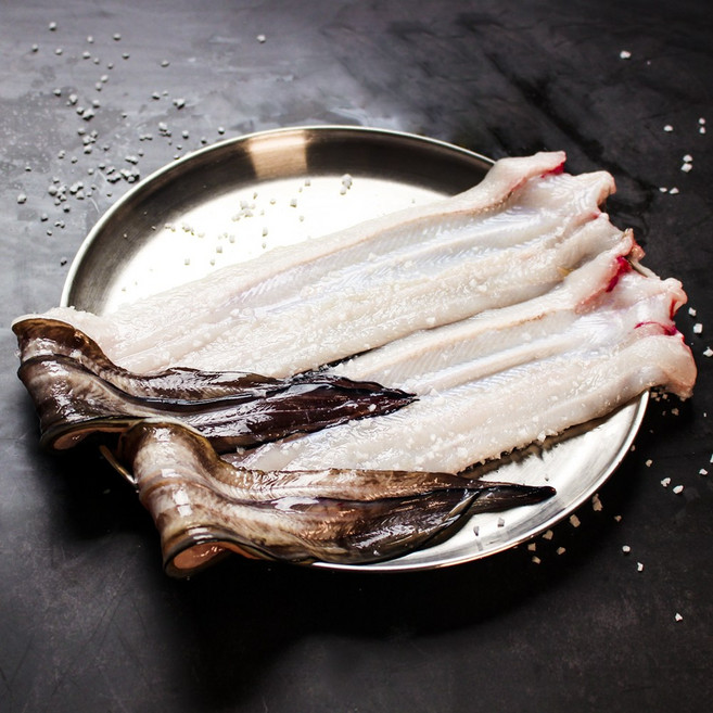 [산지직송] 통영 바다장어800g 소(4미)+소스2종 (손질 후 600g), 1개, 800g