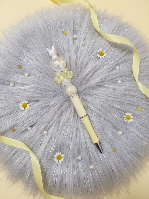 볼펜꾸미기 완제품 볼꾸완제품 동대문볼꾸 예쁜볼펜, 1개, 오로라하트위에토끼(연노랑)