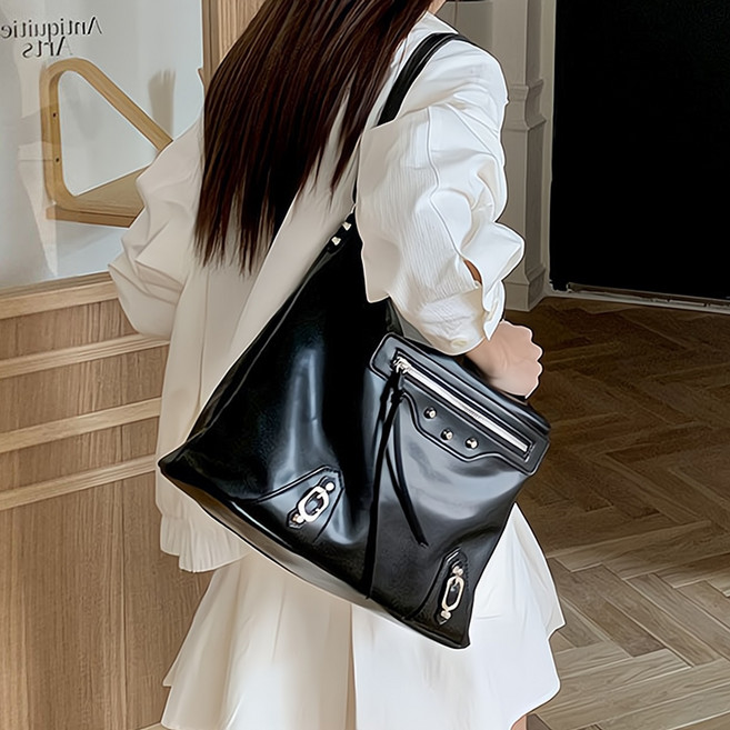 Flybird 여성 대용량 패션 숄더백 크로스백 모던 가죽 스터드 토트백