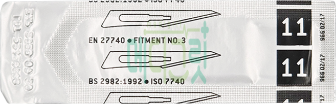 레이저메드 메스날 100개입 11번 / Razormed Scalpel blades, 1개