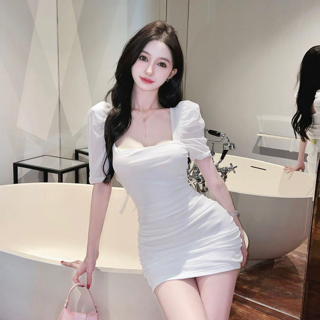 AWBH 彈力泡泡袖連衣裙
