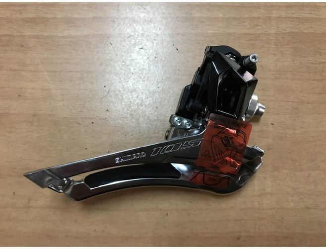 Shimano 105 R7000 FD-R7000 2x11速 前變速器(耳掛式中變), 中變 FD-R7000 黑色, 1個