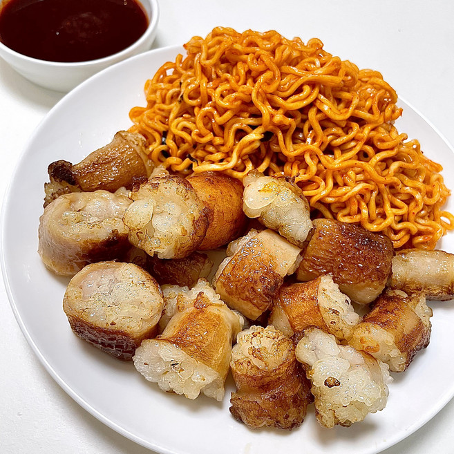 [삼삼]소대창300g+소스50g 탱글탱글 육즙가득 팡팡 존맛탱 국내산 대창, 300g, 1개