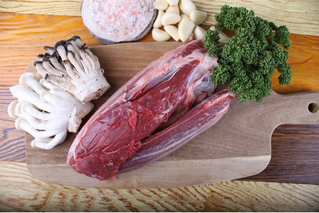 [호영농장] 국내산 한우 젊은 암소 국거리 목심 사태 앞다리 설도 설깃, 1세트