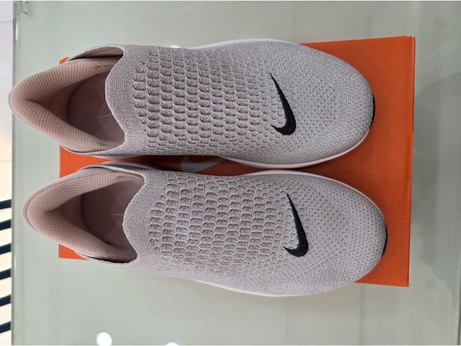 홍시마켓[국내매장판] 나이키 우먼스 레이나이지온 핑크 옥스퍼드 프리미엄 끈없는 운동화 워킹화 슬립온 HF1207-600