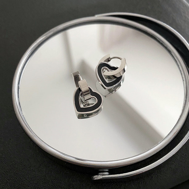 ZEA006Jam 써지컬 블랙 하트 팬던트 원터치 귀걸이 메탈 러블리 심플 레이어드 이어링