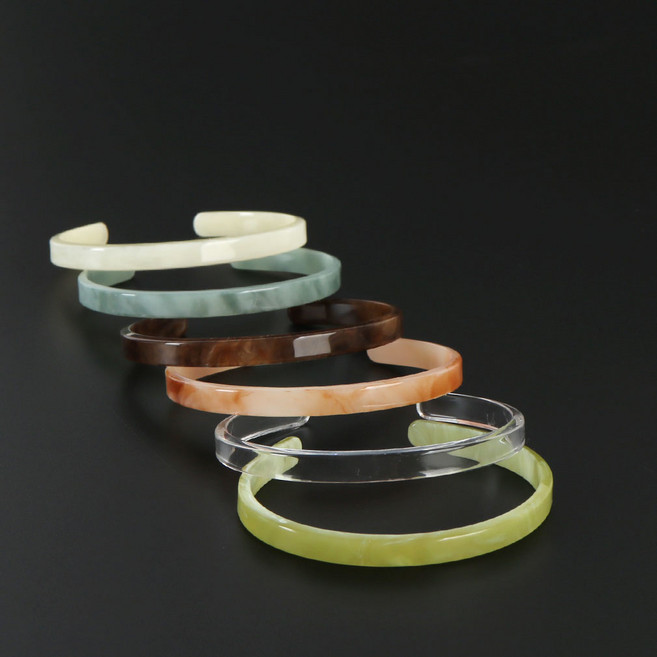 B257 미스틱 단품 팔찌 아크릴 레이어드 프리사이즈 투명 링 뱅글 패션 데일리 팔찌 악세사리 여름 휴가 국내