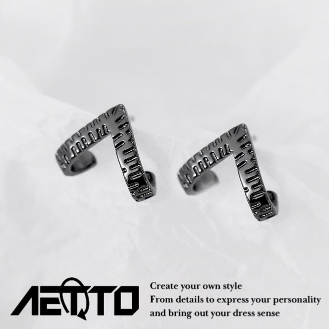 AETTO 山羊耳環 設計款 醫療鋼 簡約耳環 鈦鋼耳環 男生耳環 女生耳環