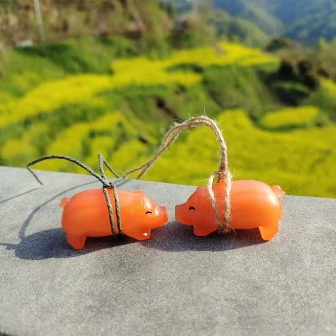 차량 악세사리 자외선 돼지 & 오리 키링 자외선으로 색상변함, 3개, 구운돼지