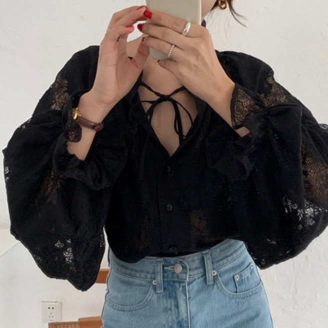 아이엠몽 여성 브이넥 시스루 레이스 블라우스