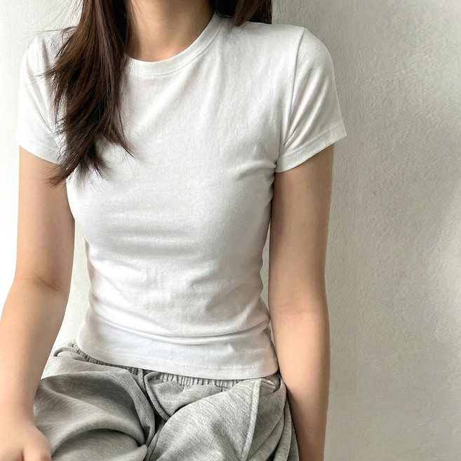 네모엔룩 탄탄코튼슬림 여성용 기본 슬림핏 이너 레이어드 여리 라운드넥 반소매 티셔츠