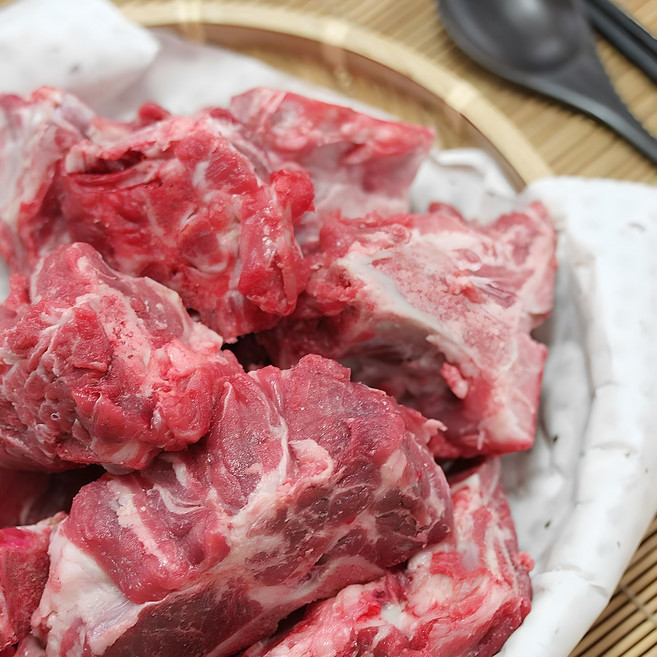 마장동닷컴 국내산 암돼지 등뼈 2Kg+ 2Kg 총 4kg / 감자탕/ 뼈해장국, 2개, 2kg