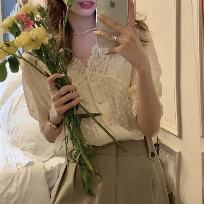 레이스 v넥 진주버튼 반팔 블라우스