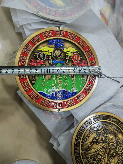彩繪 山海鎮 直徑16釐米 重約600克, 如圖所示