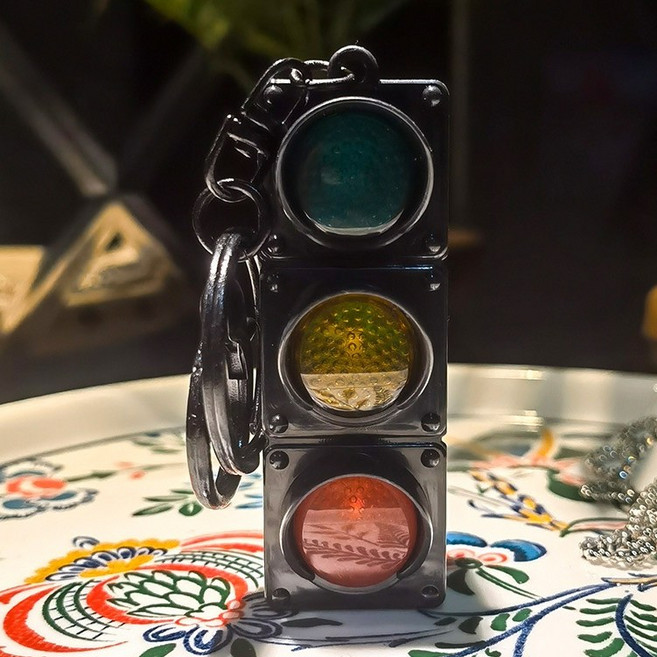 紅綠燈造型背包吊飾 創意掛飾 趣味擺飾, 1個, 吊掛飾.紅黃綠(三燈)