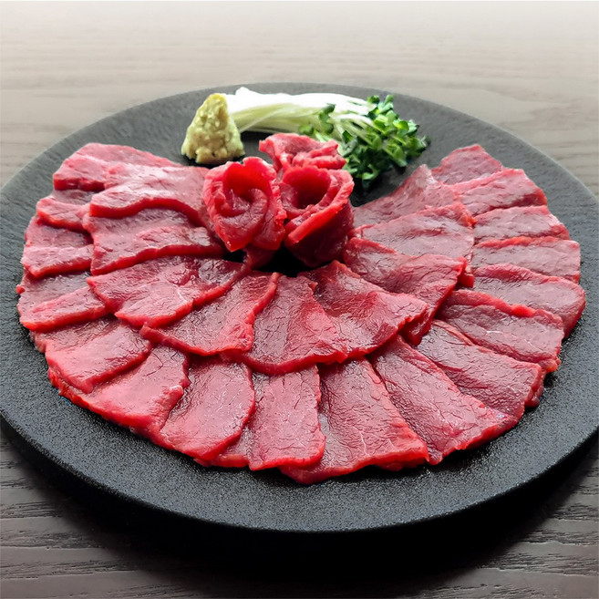 마장동에서 작업한 국내산 소고기 육사시미 + 뭉티기소스 신선 썰어서 냉장, 1개, 200g