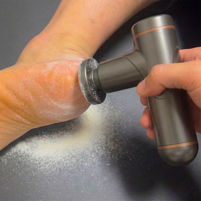 루시에르 전동 발각질제거기 2 in 1 무선 C타입 충전 발 뒷꿈치 굳은살 제거기, 차콜