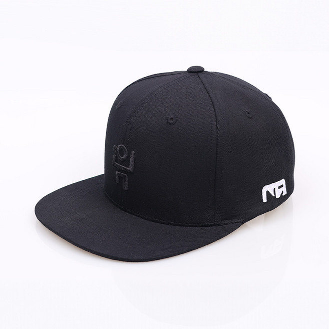 뉴즐 심볼 빅 로고 시그니처 스냅백 블랙 블랙자수& 화이트