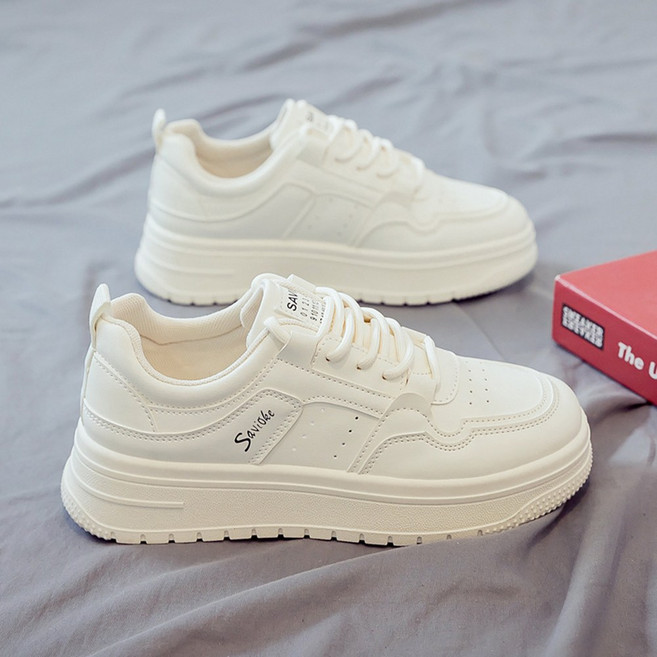 자칠 여성 봄가을 활용도 높은 화이트 운동화 캐주얼 어글리슈즈 트렌디한 패션 스니커즈