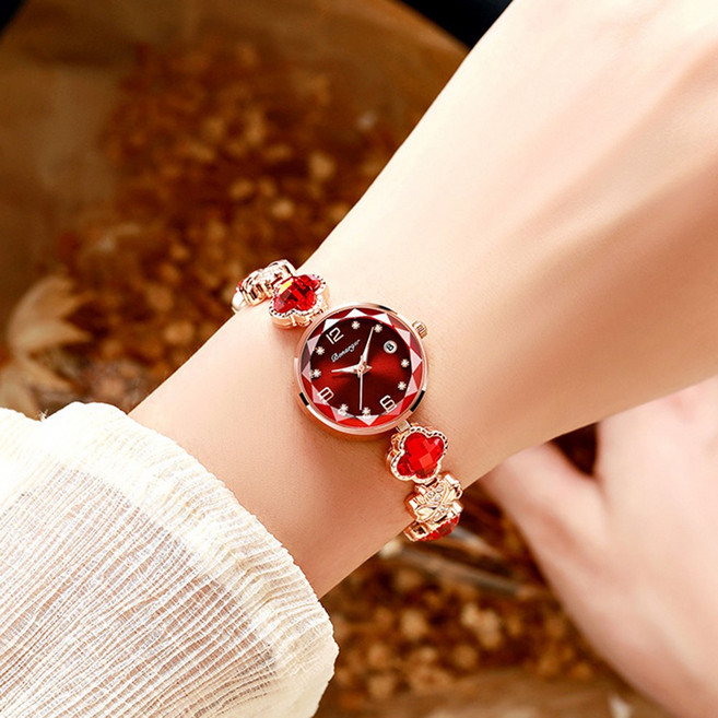 Bonarger 여성 클로버 다이아몬드 팔찌 쿼츠 무브먼트 야광 방수 캘린더 시계 B3590L