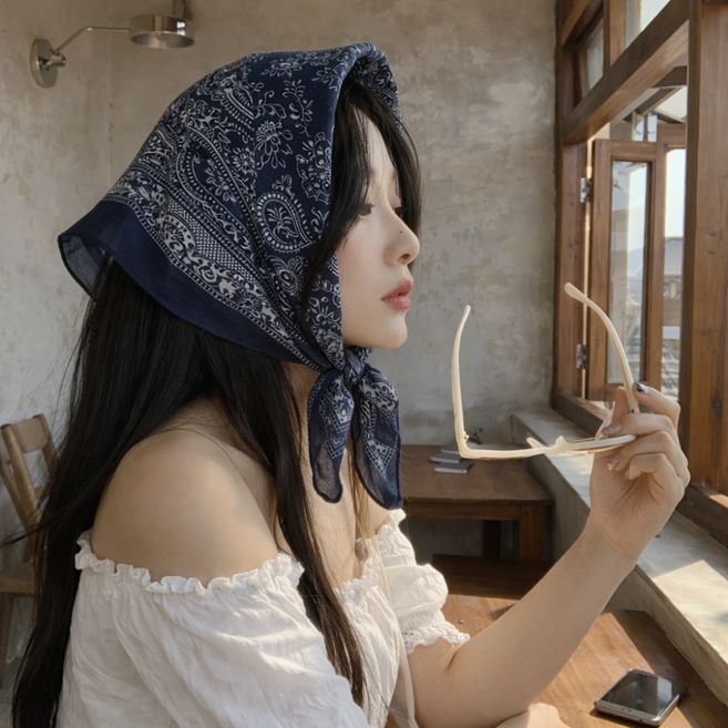 여성 봄 가을 쁘띠 사각 스카프 손수건 머플러