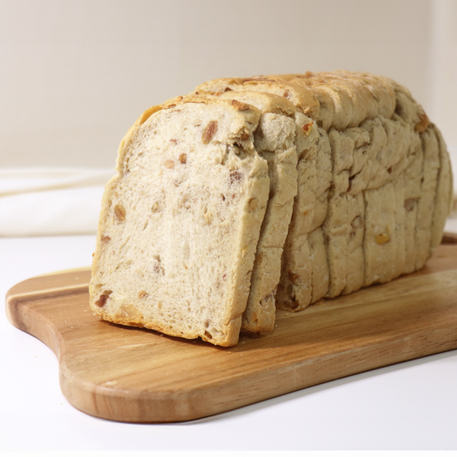 견과듬뿍식빵 100% 우리밀통밀빵 비건 설탕/오일무첨가 저염 저온숙성 식사빵 건강빵, 640g, 1개