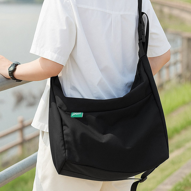 루크 데일리 캐주얼 크로스백 가벼운 여행용 생활 방수 가방 남자 대형 스포츠 운동 나일론 숄더백 대용량 학생 폴리백