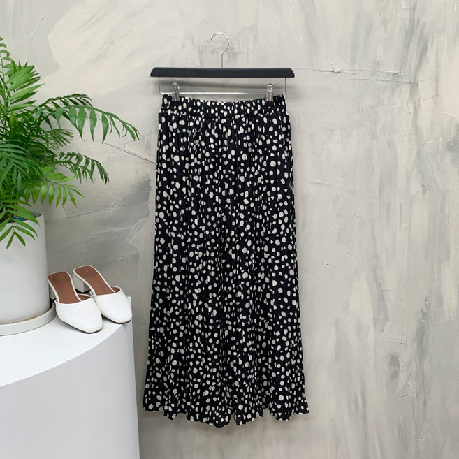 행복여[신상무배]앤드 레오 도트 밴딩 플리츠 롱 스커트