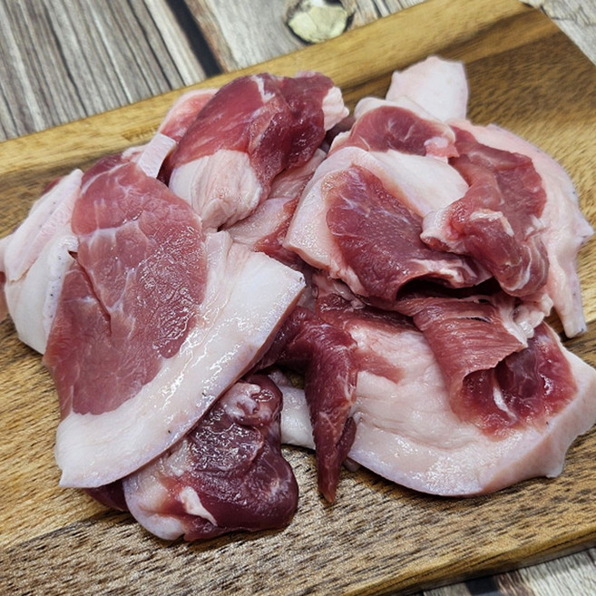 산청 흑 돼지 앞다리살 지리산 흑 돼지 전지 지리산흑돈 흙돼지 제육볶음고기 돼지 불고기 감, 1개, 200g