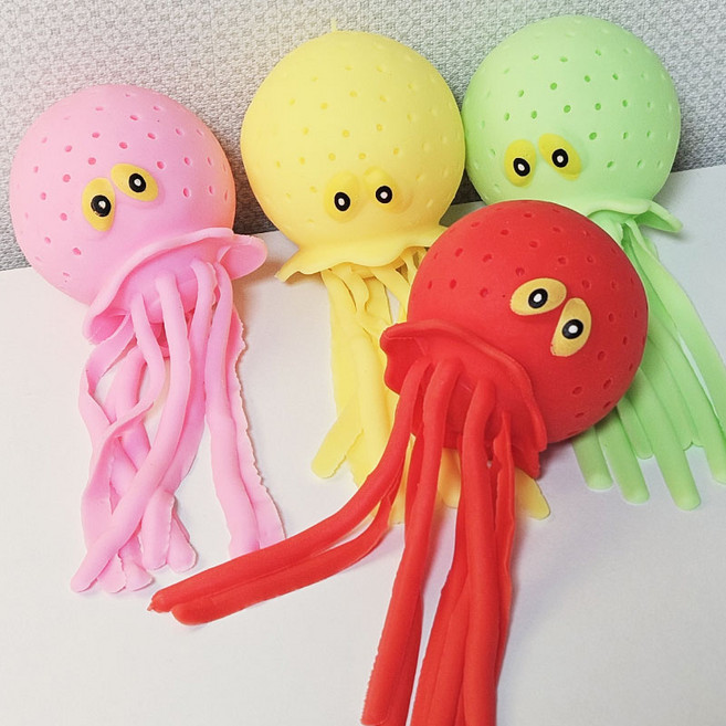 리빙릿 문어 스펀지 말랑이 물총 목욕 수영 물놀이 도구, 1개, 색상랜덤