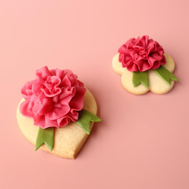 쌀이랑놀자 가정의달 카네이션 쿠키 꾸미기 DIY 세트 키트 - 카네이션쿠키 베이직, 라이스도우3종,쿠키2p,나이프,라이미캐릭터스티커,꾸미기도구2종,향균물티슈,위색식탁보,식품용보관케이스,만들기설명서, 1세트