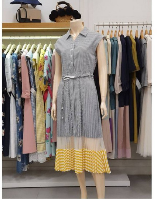 동아 샤틴 스트라이프 배색 주름 원피스 S212B688A_DA