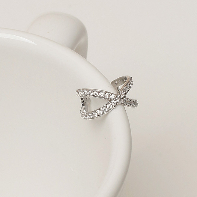 초콜리트쥬얼리 925실버 플로우 미니 X 라인 올실버 큐빅 이어커프 낱개 1개