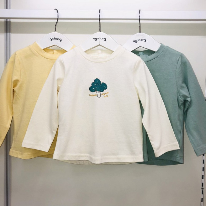 아가방(야탑점) 50%할인 얇고 부드러운 원단에~ 이너티로 입히기도 좋은 기본 봄 티셔츠입니다~