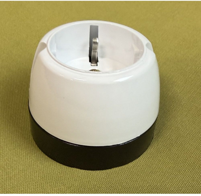 현대일렉트릭 접지 핀타입 노출 콘센트 1구 HEC-1, 4개