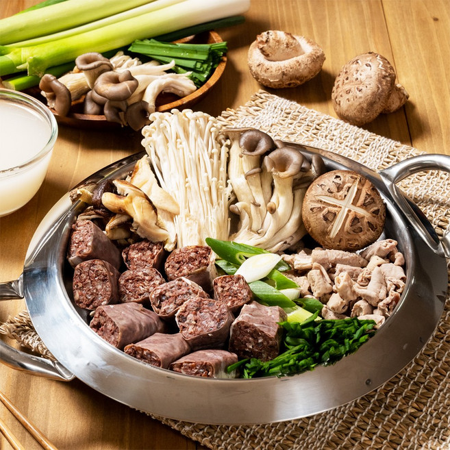 또순이 작은아들 순대곱창전골+우동사리 육수 야채 순대 곱창 양념까지 풀구성 밀키트, 1.3kg, 1개