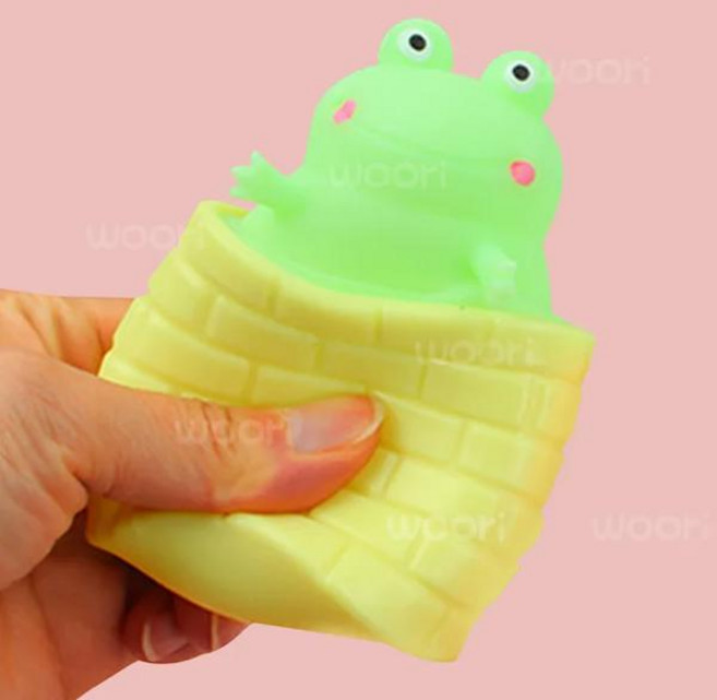 GEEKI 스퀴시 말랑이 모찌 주물럭 슬라임 장난감 피젯 토이 스트레스 볼 완화 해소 쥐어짜는 토끼 우주비행사 개구리 다람쥐 컵 감압 감각 선물, 11 Yellow Frog x1, 1개