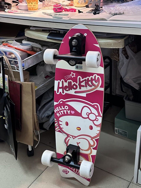 專業滑板陸地衝浪板 楓木板四輪大魚板 成人兒童初學者刷街代步, 如圖所示, 1個