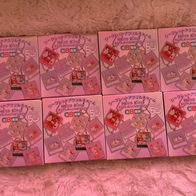 헬로키티 50주년 애니버셔리 아크릴 키링 (랜덤발송), 개봉