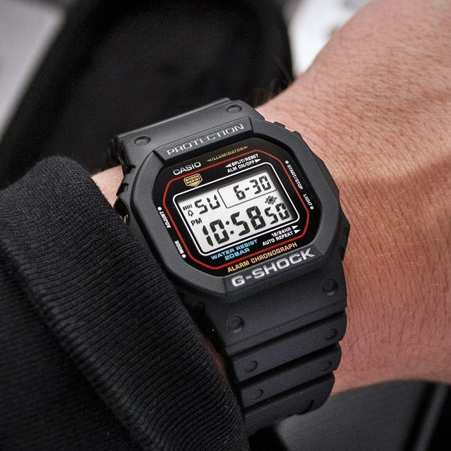 지샥 빨테 남성 전자시계 DW-5600RL-1