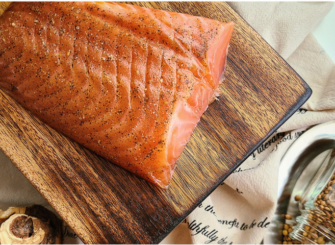 [살루메리아] 콜드 스모크 그라브락스 Cold Smoke Salmon(Gravlax) 숙성맨 훈제 연어 생연어 화이트 와인 안주, 1개