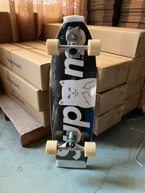 全新庫存清理 陸地衝浪板 彈簧橋專業版 非玩具板 板面加厚 結實耐用 輪子為陸地衝浪專用刷街輪 適合新手入門練習, 如圖所示, 1個