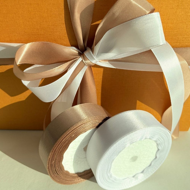 상일상회 크리스마스 리본 선물 포장 끈, 1개, 2.5cm*22m, 화이트+골드