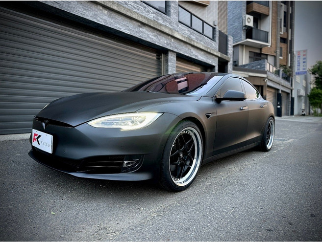 Hankook 電動車胎與 BC 鍛造鋁圈組，適用於 TAYCAN 與 MODEL S, 1個