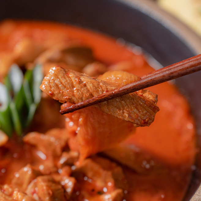 [불난돼지] 4년연속 평점5점 수제 돼지고기 김치찜 밀키트 캠핑, 1개, 1.6kg