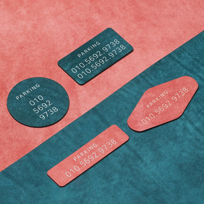 대쉬보드 논슬립 가죽 주차번호판 듀얼넘버 각인, 1개, 오르텐시아+와이드+실버 무광