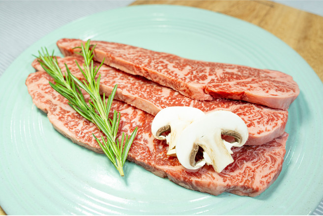 1+ 경북 한우 300g 채끝, 1개